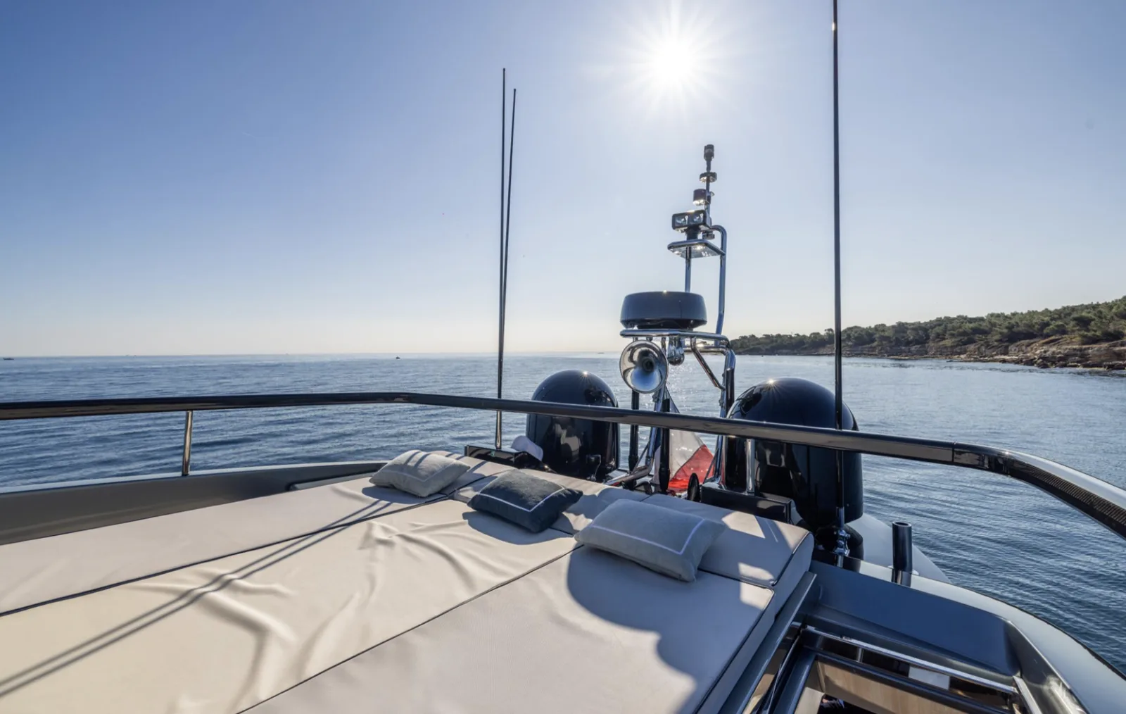 RIVA PERSEO 76 M/Y SAMIRA SAMIRA luxury yacht charter - VIP cabin French Riviera