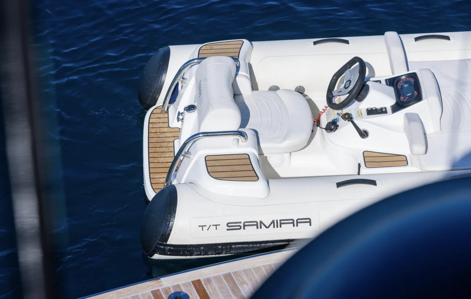 RIVA PERSEO 76 M/Y SAMIRA SAMIRA luxury yacht charter - dining area French Riviera