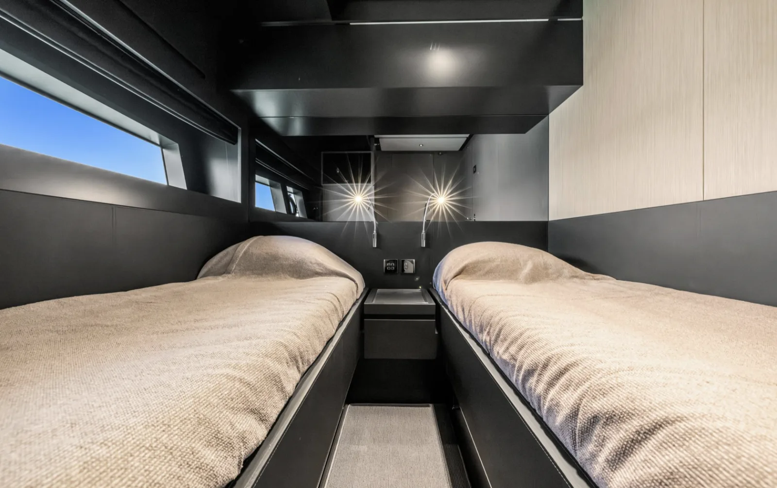 RIVA PERSEO 76 M/Y SAMIRA SAMIRA luxury yacht charter - flybridge French Riviera